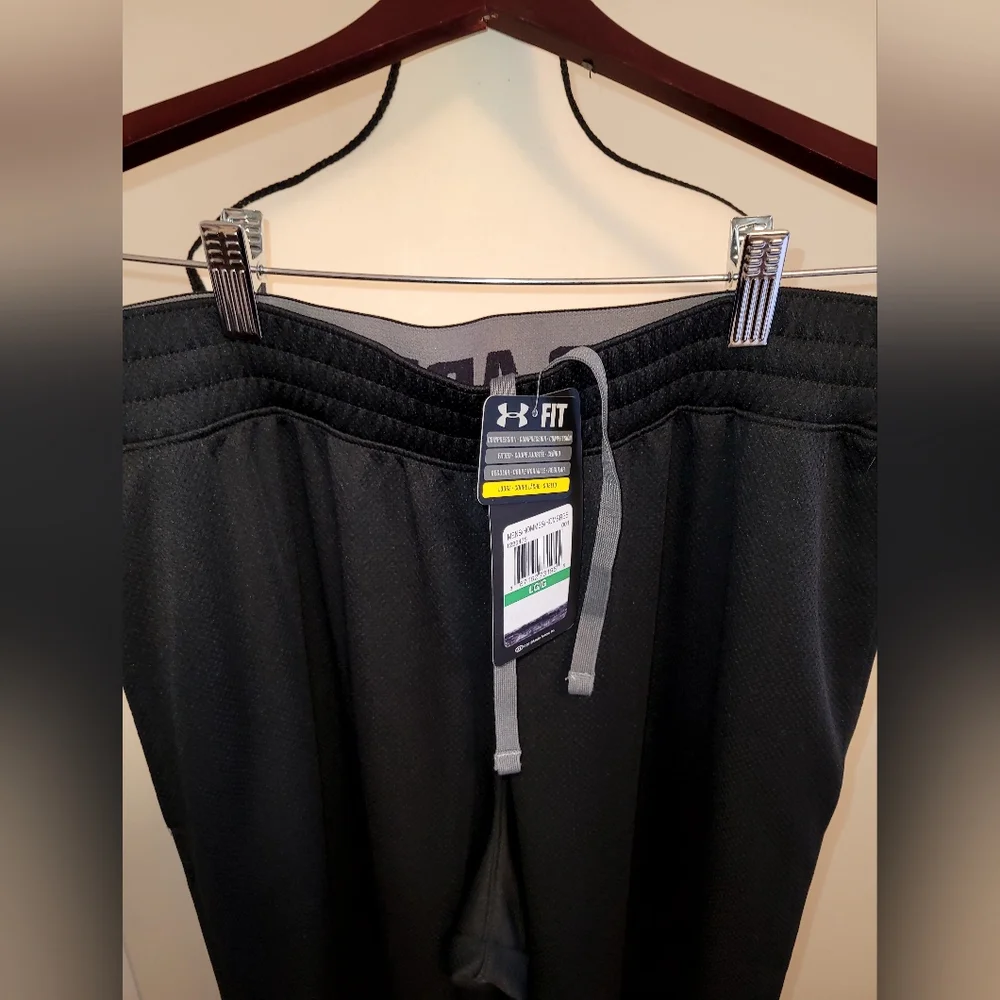 Under Armour Black Sweatpants - Picture 5 of 8